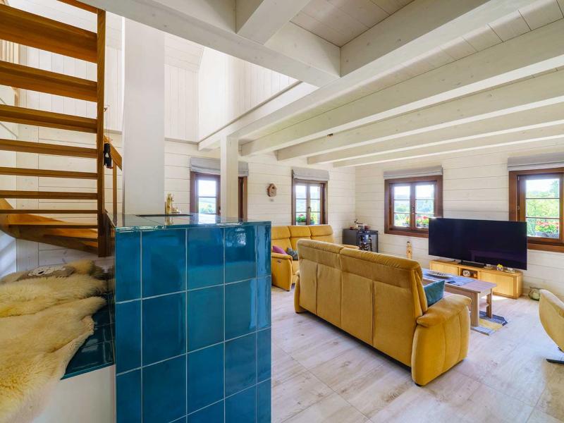 Poloroubenka Benesovsko 12