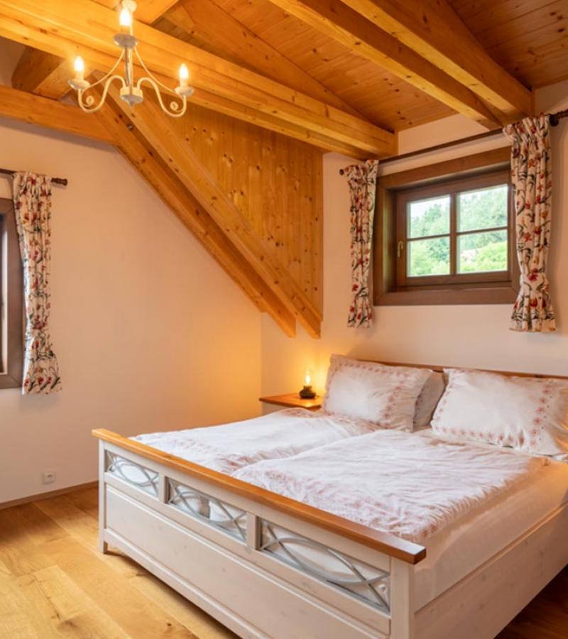 Poloroubenka Srni 16 New