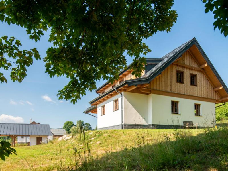 Poloroubenka Srni 5 New