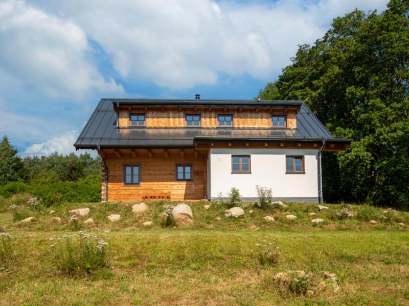 Poloroubenka Srni 8 New